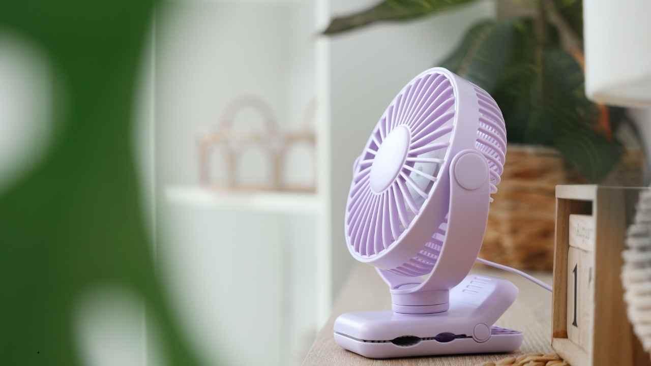 গরমে চার্জার ফ্যান কেনার আগে যে ৩টি বিষয় মনে রাখবেন