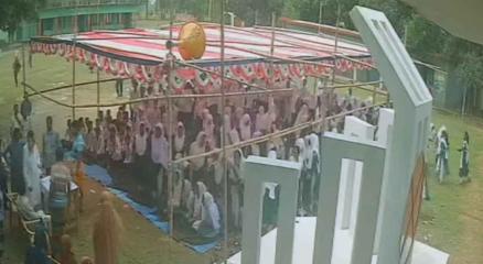 দাওয়াত না পেয়ে স্কুলের বিদায় অনুষ্ঠানে হট্টগোল